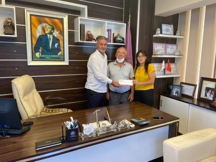 ÇÖKERTME MAHALEMİZDEKİ Yangında İŞYERİ Yanan oda üyemize Yönetim ve Denetim Kurullu olarak Nakdi Destekte Bulunduk.