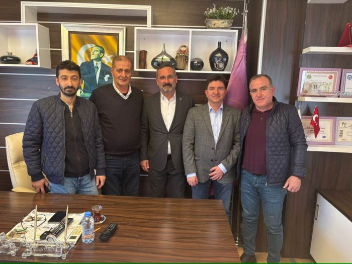 Muğla Muhasebeci ve Mali Müşavirler Odası Milas Temsilcisi, değerli arkadaşlarıyla birlikte odamıza hayırlı olsun ziyaretinde bulunmuştur.